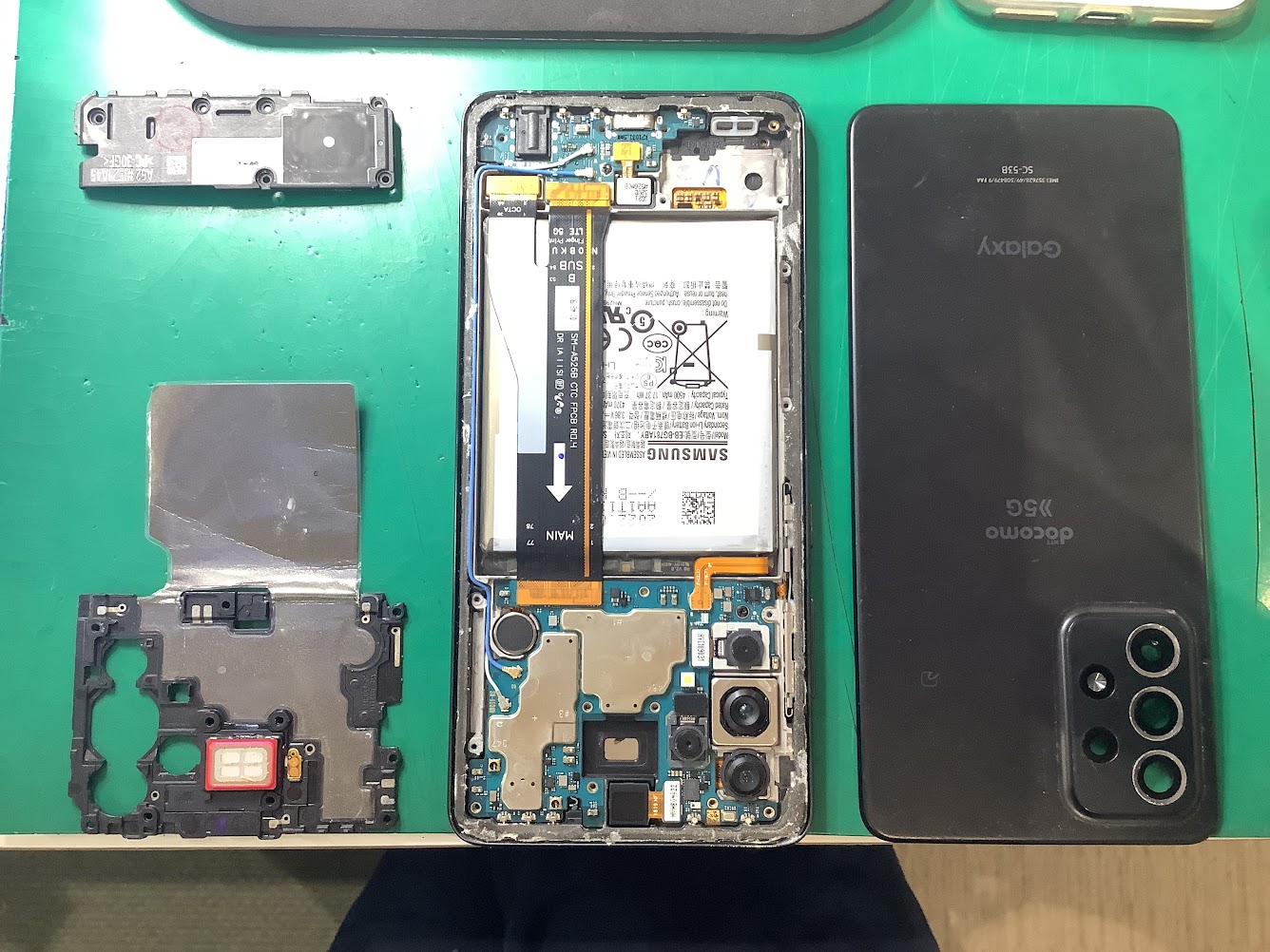 Galaxy A52のバッテリー交換をなら最短即日修理のスマホ修理工房港北TOKYU S.C.店へ！